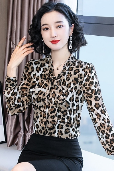Modern női ing leopárd mintával és hosszú ujjal
