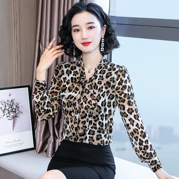 Modern női ing leopárd mintával és hosszú ujjal