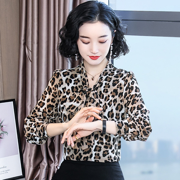 Modern női ing leopárd mintával és hosszú ujjal