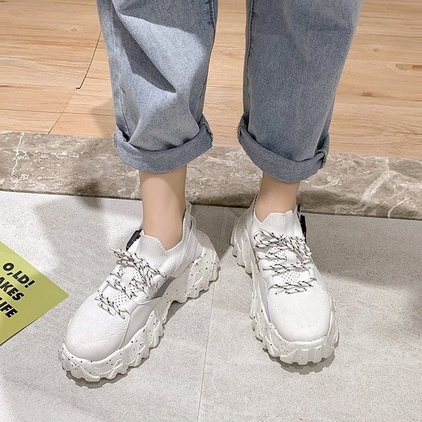 Női alkalmi tornacipő színes talppal