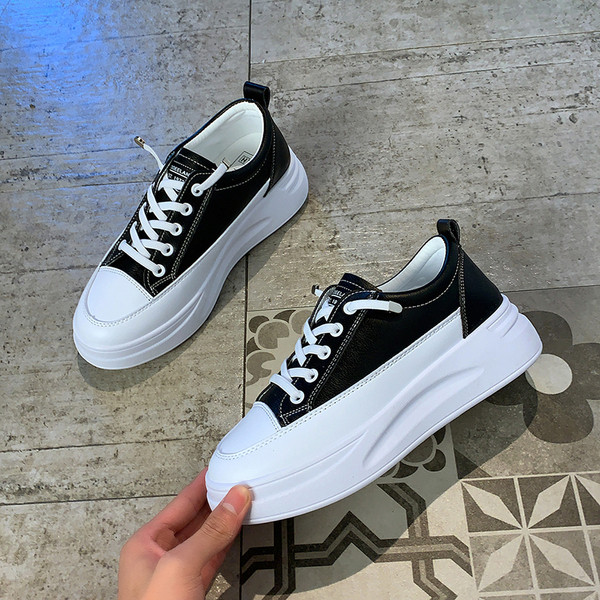 Eko bőrből készült alkalmi női sportcipő 5 cm-es platformmal