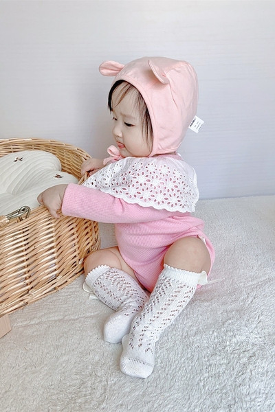 Μοντέρνο παιδικό κορμάκι για κορίτσια με μακριά μανίκια και δαντέλα