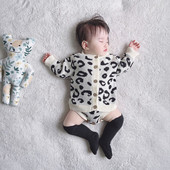 Πλεκτό βρεφικό σετ  για κορίτσια, κορμάκι και ζακέτα με μοτίβο λεοπάρδαλης