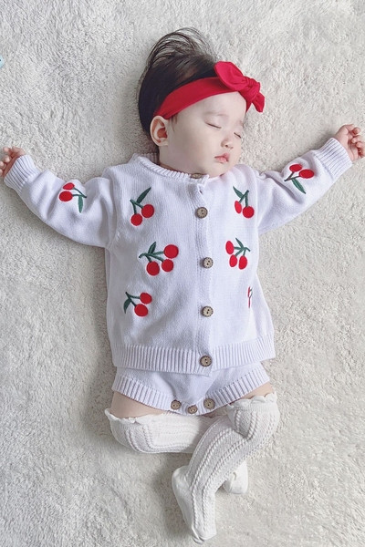 Kootud beebikomplekt tüdrukutele, mis sisaldab body ja kardiganit