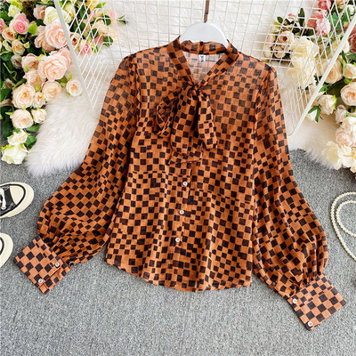 Naiste paela, nööpide ja pikkade varrukatega särk - lai mudel