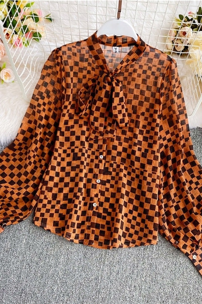 Naiste paela, nööpide ja pikkade varrukatega särk - lai mudel