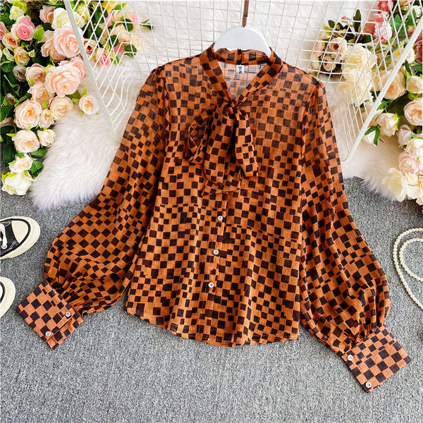 Naiste paela, nööpide ja pikkade varrukatega särk - lai mudel