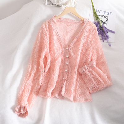 Női csipke ing hosszú ujjal és spitz nyakkivágással