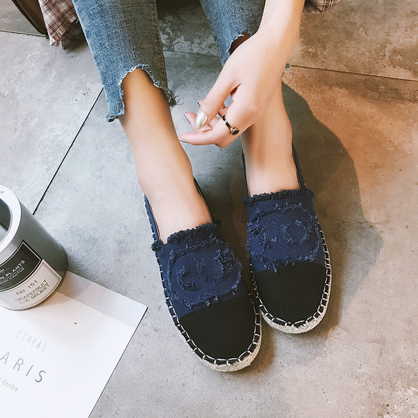 Alkalmi női cipő lapos talppal