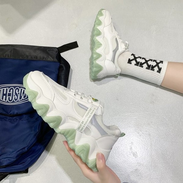 Γυναικεία casual αθλητικά παπούτσια με χρωματιστή σόλα