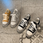 Γυναικεία αθλητικά παπούτσιαμε τρουξ και επίπεδη σόλα