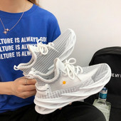 Casual γυναικεία αθλητικά παπούτσια με χρωματιστά κεντήματα