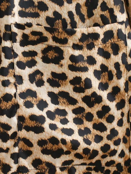 Modern hosszú női ing klasszikus gallérral, állatmintával