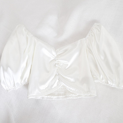 Stílusos női rövid ing gombokkal