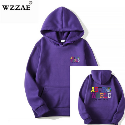 Seljal värvilise aplikatsiooniga sügisene meeste kampsun