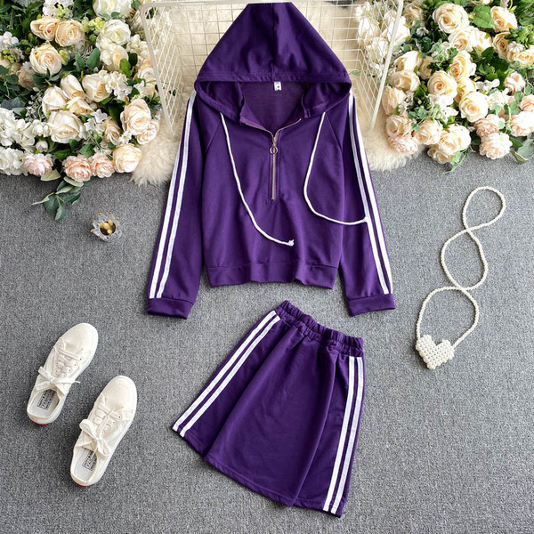 Naiste igapäevane komplekt, mis sisaldab dressipluusi ja seelikut