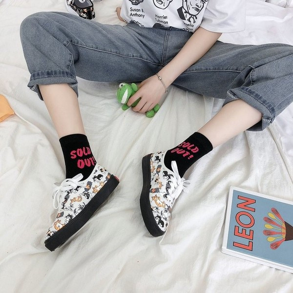 Naiste vabaaja tossud värvi pealekandmisega