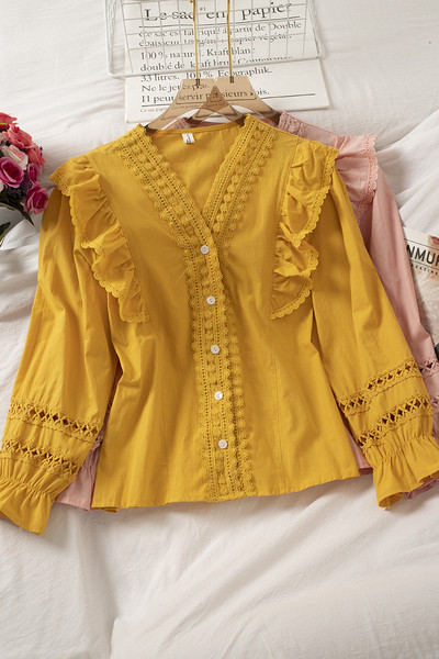 Μοοντέρνο γυναικείο πουκάμισο με μακριά μανίκια και λαιμόκοψη