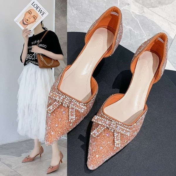 Naiste moodsad kividega kingad - teravatipuline mudel