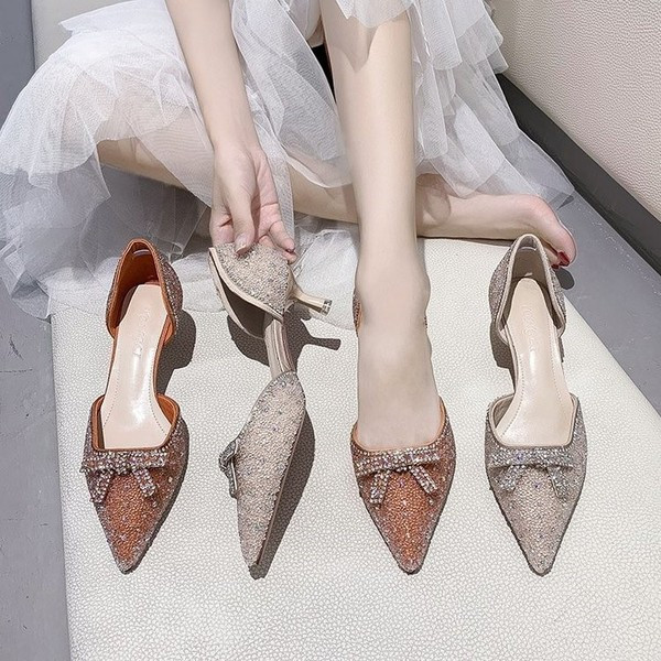 Naiste moodsad kividega kingad - teravatipuline mudel