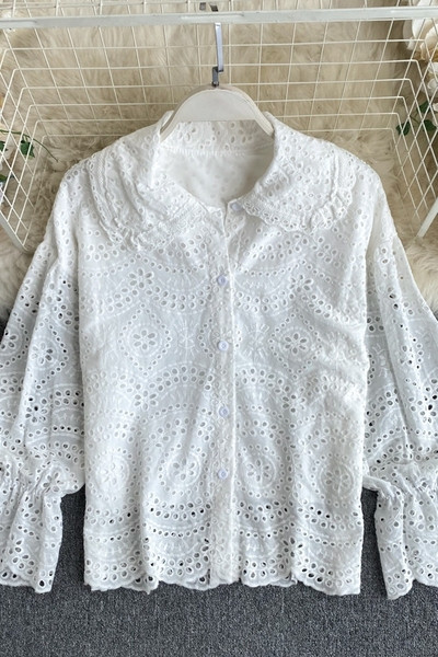 Μοντέρνο γυναικείο πουκάμισο σε δύο χρώματα με κεντήματα και κουμπιά