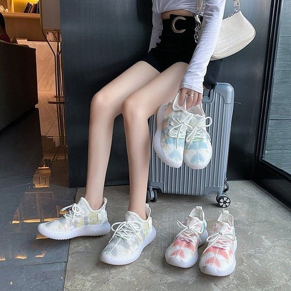 Sport és alkalmi női tornacipő gumi talppal