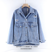 Μοντέρνο γυναικείο τζιν μπουφάν με σκισμένα μοτίβα σε μπλε χρώμα