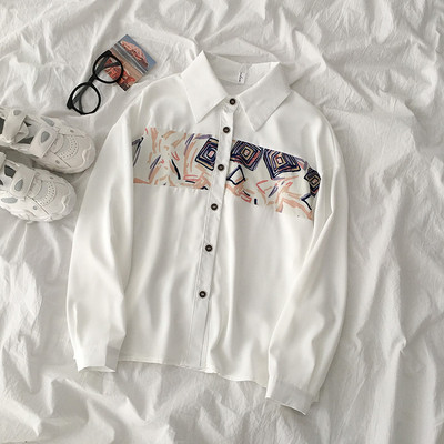 Alkalmi női ing rátéttel és klasszikus gallérral