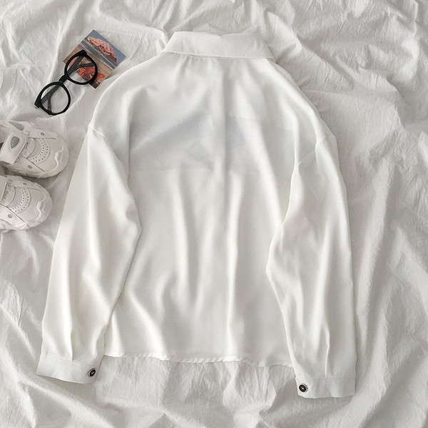 Alkalmi női ing rátéttel és klasszikus gallérral