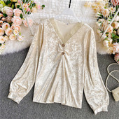 Női bársony ing csipke nyakkivágással és hosszú ujjal