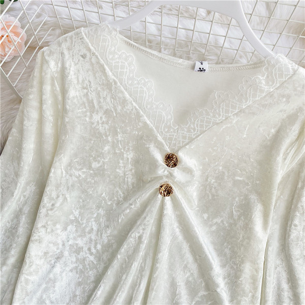 Női bársony ing csipke nyakkivágással és hosszú ujjal