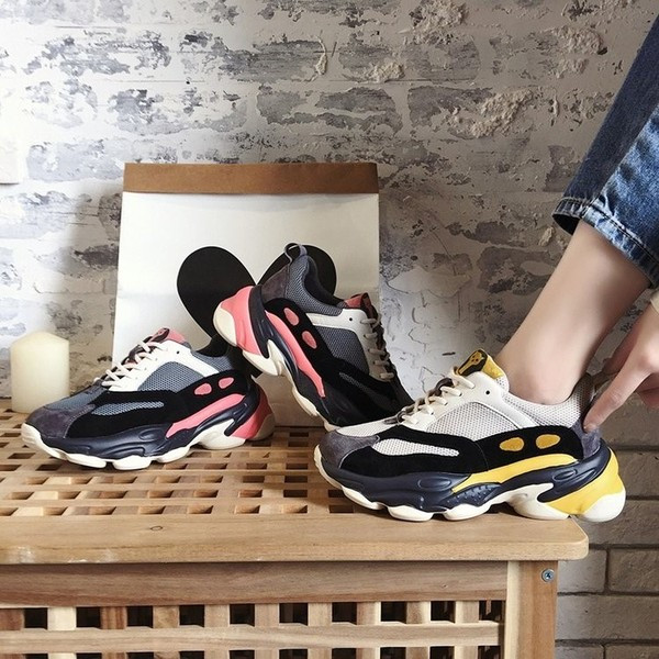 Színes női tornacipő magas durva talppal