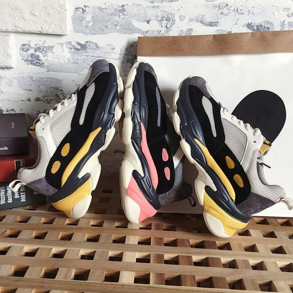 Színes női tornacipő magas durva talppal