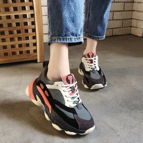 Színes női tornacipő magas durva talppal