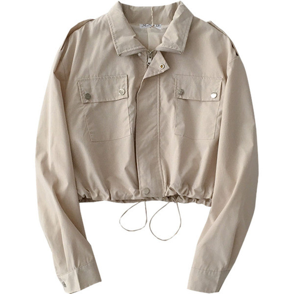 Rövid női kabát fűzőkkel és zsebekkel