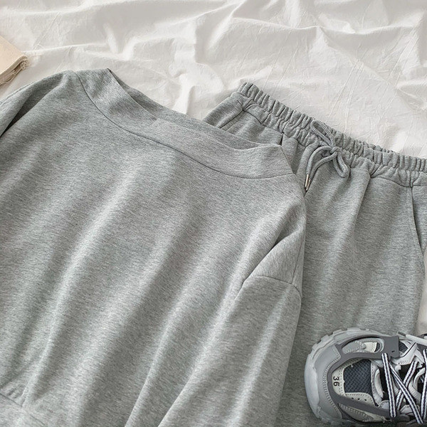 Ženski komplet iz dva dijela - hlače i bluza