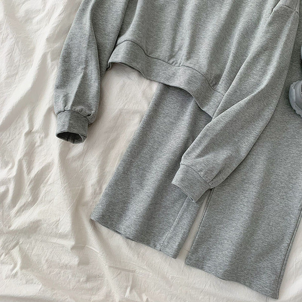 Ženski komplet iz dva dijela - hlače i bluza