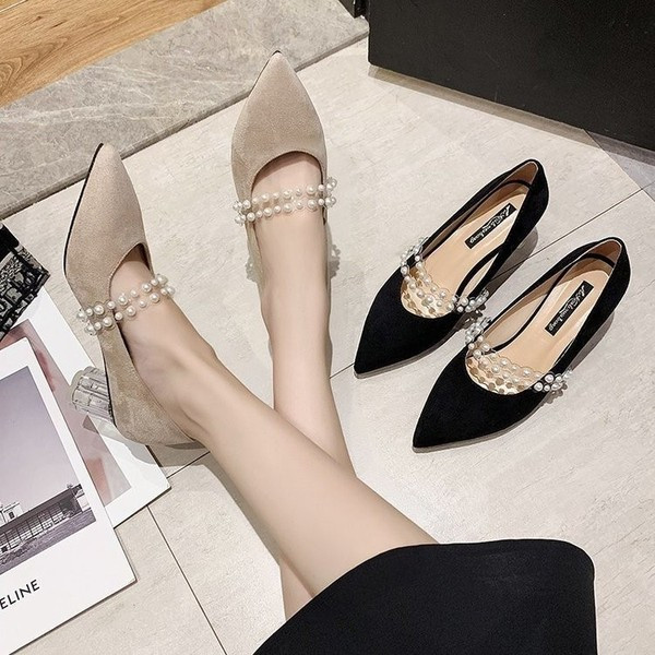 Naiste seemisnahast kingad teravatipuline pärlitega mudel