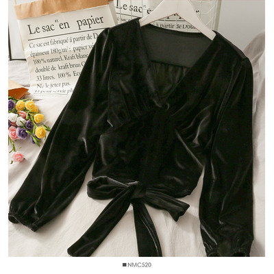 Naiste moodne lipsude ja spitsikaelusega särk