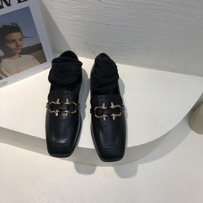 Új modell alkalmi női cipő fém díszítéssel