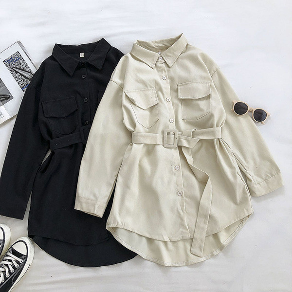 Uue mudeli naiste särk klassikalise krae ja vööga