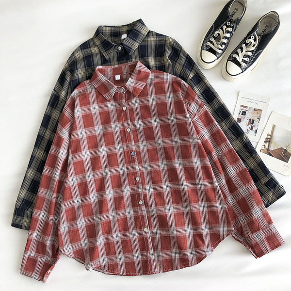 Vabaaja naiste ruuduline särk - klassikalise krae ja pikkade varrukatega