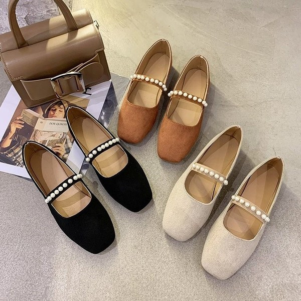 Modern női cipő gyöngy elemekkel