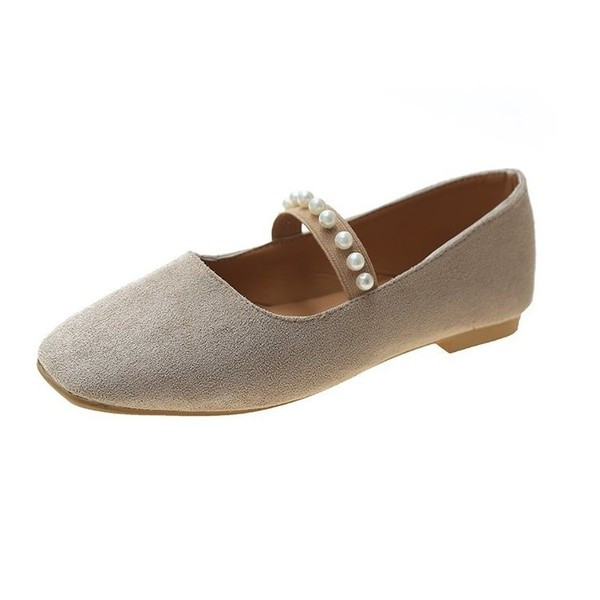 Modern női cipő gyöngy elemekkel