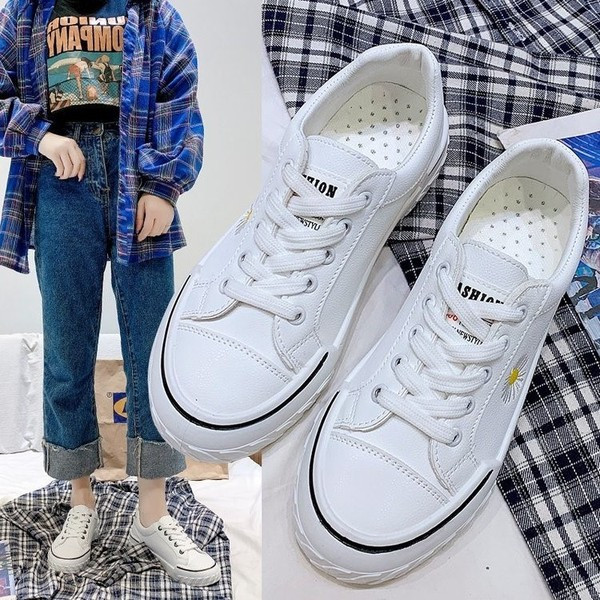 Női alkalmi tornacipő színes hímzéssel