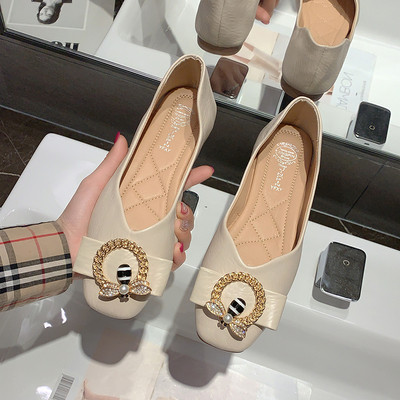 Alkalmi női bőr cipő fém elemmel