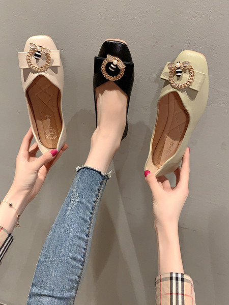 Alkalmi női bőr cipő fém elemmel