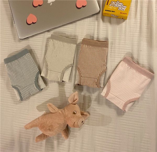 Σετ από τέσσερα τεμ. γυναικεία εσώρουχα  μπικίνι