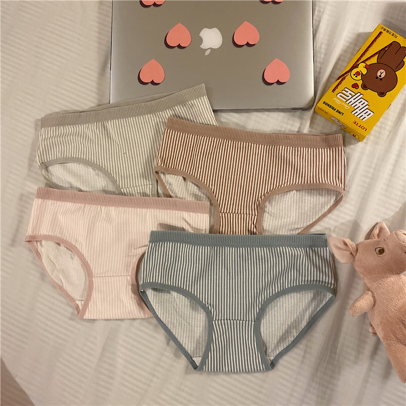 Σετ από τέσσερα τεμ. γυναικεία εσώρουχα  μπικίνι