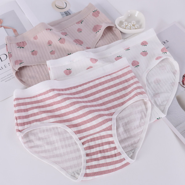 Viiest erineva mustriga naiste bikiinide komplekt